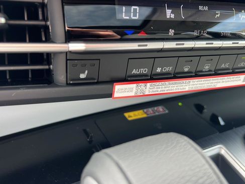 New 2026 Toyota Sienna XLE FWD image 27