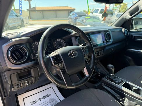 Used 2019 Toyota Tacoma TRD Sport w/ Technology Package AWD/4WD image 9