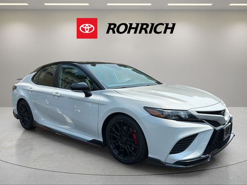 Used 2021 Toyota Camry TRD w/ TRD Package w/JBL Audio FWD image 4