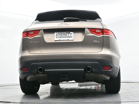 Used 2017 Jaguar F-PACE Premium image 51