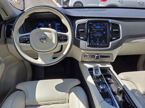 Certified 2023 Volvo XC90 B6 Ultimate w/ Protection Package Premier AWD/4WD image 18