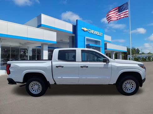 Used 2026 Chevrolet Colorado W/T w/ Advanced Trailering Package RWD image 2