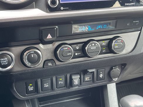 Used 2021 Toyota Tacoma TRD Off-Road w/ Technology Package AWD/4WD image 21