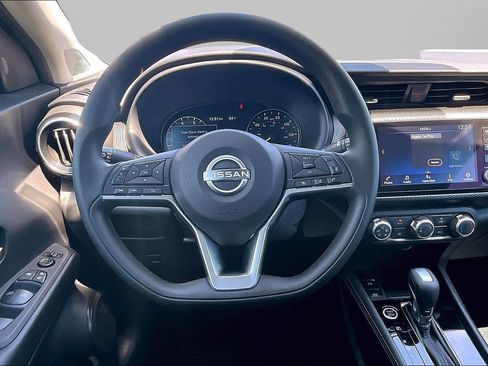 Certified 2023 Nissan Kicks SV FWD image 4
