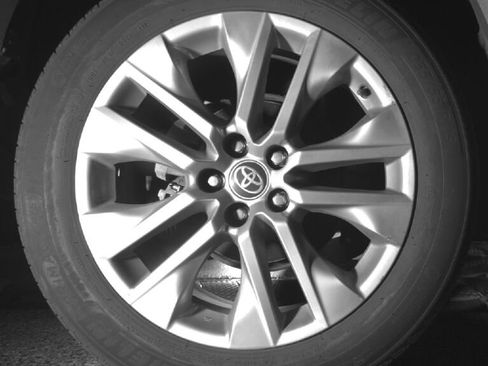 Used 2023 Toyota RAV4 XLE Premium AWD/4WD image 15