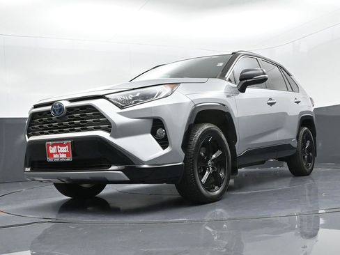 Certified 2021 Toyota RAV4 XSE w/ Carpet Mat Package (TMS) image 33