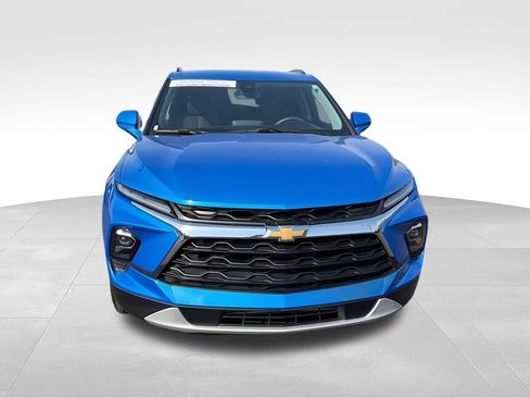 Used 2024 Chevrolet Blazer LT w/ Convenience Package FWD image 3