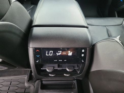 Used 2023 Jeep Grand Cherokee L Overland AWD/4WD image 15