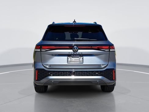 New 2026 Volkswagen Tiguan SE R-Line image 4