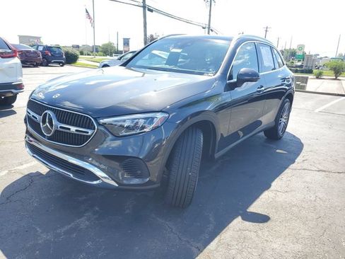Used 2023 Mercedes-Benz GLC 300 4MATIC image 2