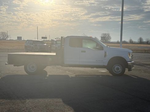 Used 2017 Ford F350 XLT image 4