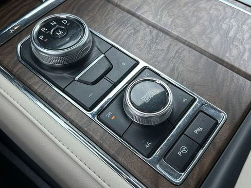 Used 2019 Ford Expedition Platinum AWD/4WD image 19