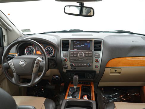 Used 2014 Nissan Armada Platinum w/ Platinum Reserve Package AWD/4WD image 16