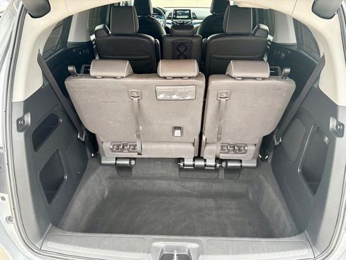 Used 2024 Honda Odyssey Elite image 6