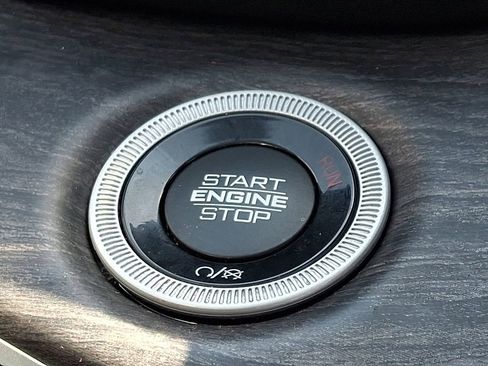 Used 2022 Jeep Grand Cherokee L Limited image 25