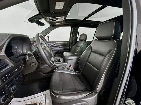 Used 2021 Chevrolet Suburban Premier w/ Premium Package image 22