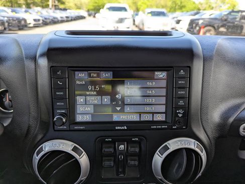 Used 2017 Jeep Wrangler Unlimited Sahara w/ Quick Order Package 24E Chief AWD/4WD image 20