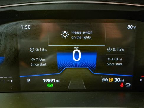 Used 2023 Volkswagen Tiguan SE w/ Panoramic Sunroof Package FWD image 32