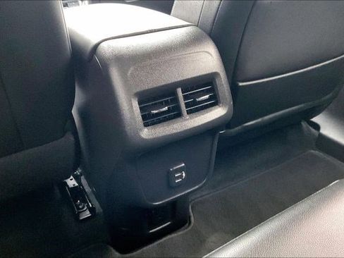 Used 2024 GMC Terrain SLT image 39