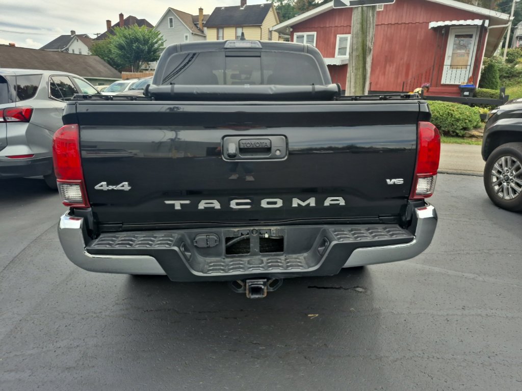 Used 2022 Toyota Tacoma SR5 AWD/4WD image 6