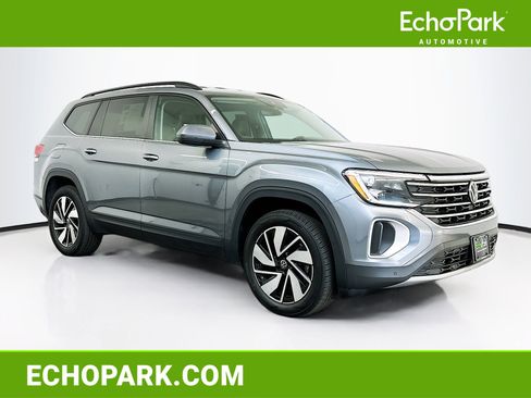 Used 2025 Volkswagen Atlas SE image 1