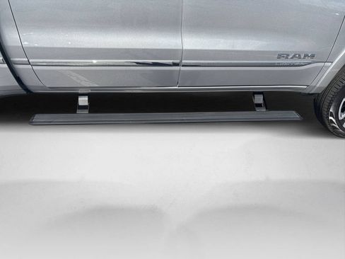 Used 2025 RAM 1500 Limited AWD/4WD image 18