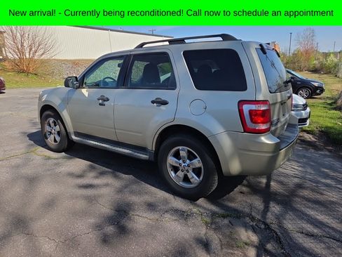 Used 2011 Ford Escape XLT w/ 201A Rapid Spec Order Code image 3