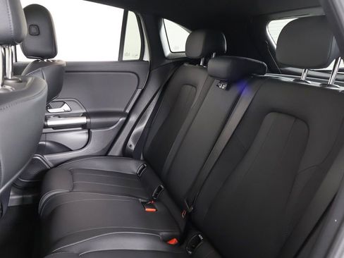 Used 2025 Mercedes-Benz GLA 250 4MATIC image 33