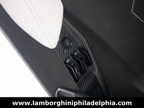 Used 2024 Lamborghini Revuelto AWD/4WD image 14