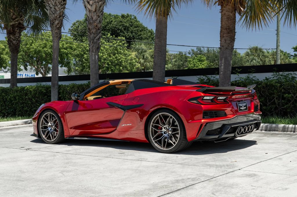 Used 2023 Chevrolet Corvette Z06 w/ Stealth Interior Trim Package RWD image 5
