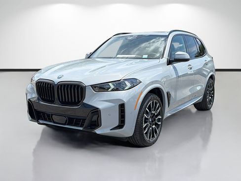 New 2026 BMW X5 xDrive50e w/ M Sport Package AWD/4WD image 7