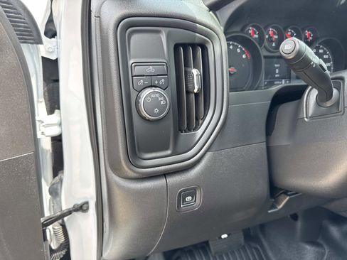 Used 2025 Chevrolet Silverado 1500 W/T RWD image 19