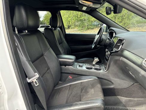 Used 2020 Jeep Grand Cherokee Altitude AWD/4WD image 26