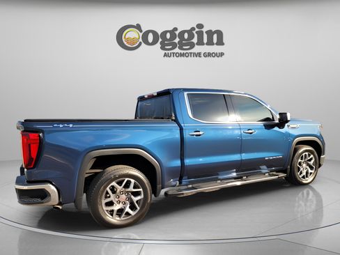 Used 2022 GMC Sierra 1500 SLT w/ SLT Premium Package image 18