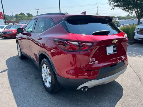 Used 2019 Chevrolet Blazer LT FWD image 2
