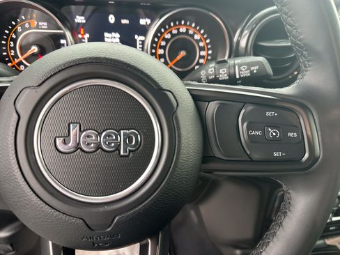Used 2022 Jeep Wrangler Unlimited Sport AWD/4WD image 26