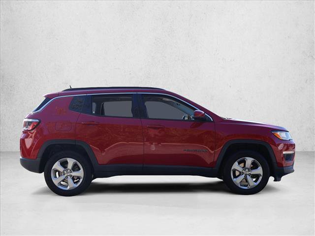 Used 2018 Jeep Compass Latitude w/ Popular Equipment Group AWD/4WD image 4