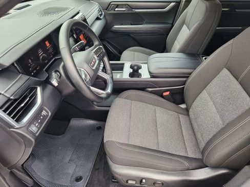 Used 2025 GMC Acadia Elevation image 13