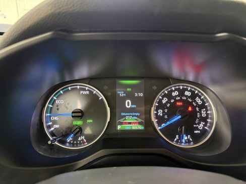 Used 2020 Toyota RAV4 XLE image 18