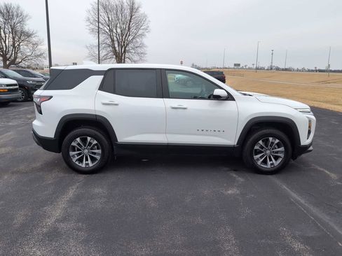 Used 2025 Chevrolet Equinox LT w/ Safety and Technology Package image 9
