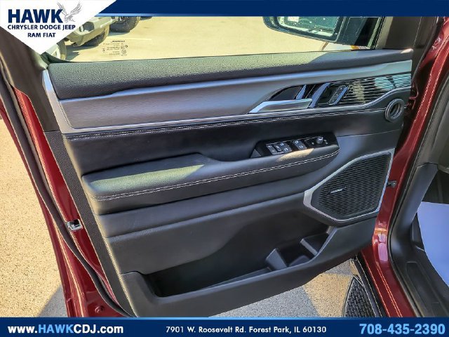 Used 2026 Jeep Grand Wagoneer Limited AWD/4WD image 25