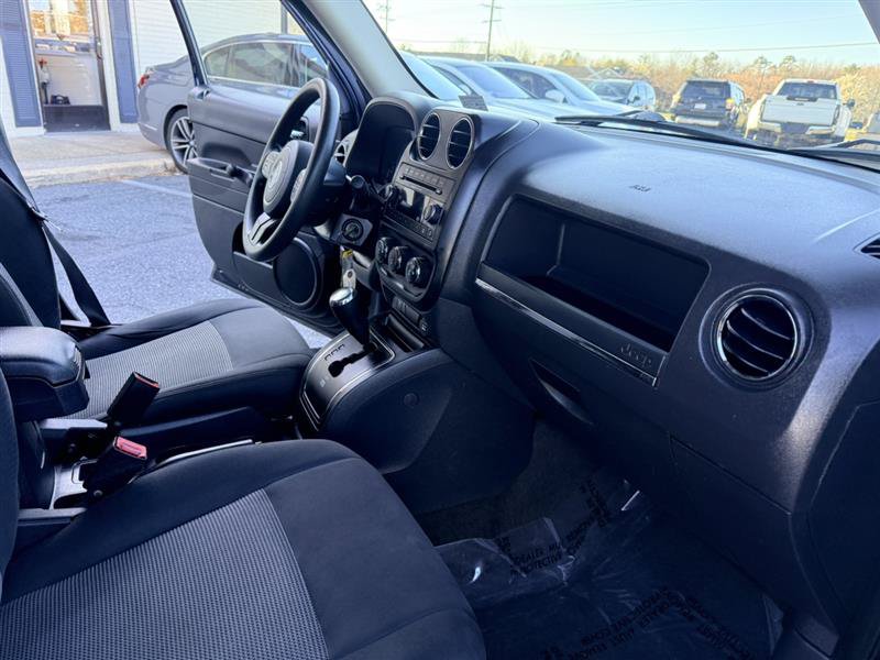Used 2014 Jeep Patriot Sport FWD image 11