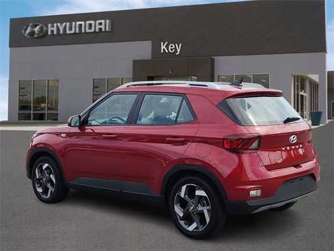 Certified 2022 Hyundai Venue Limited image 4