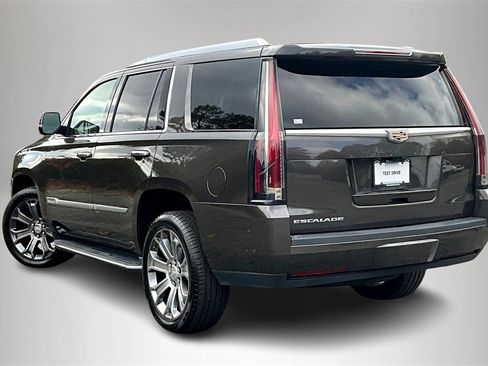 Certified 2020 Cadillac Escalade Luxury image 5