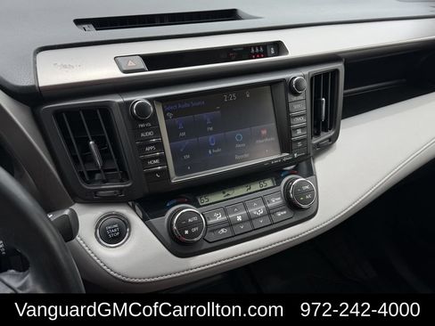 Used 2018 Toyota RAV4 XLE FWD image 17