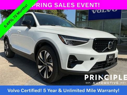 Certified 2025 Volvo XC40 B5 Plus AWD/4WD image 1