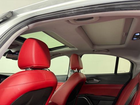 Used 2019 Alfa Romeo Giulia w/ Quick Order Package 22K Sport image 19