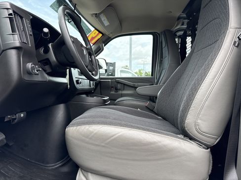 Used 2024 GMC Savana 2500 w/ Driver Convenience Package RWD image 16