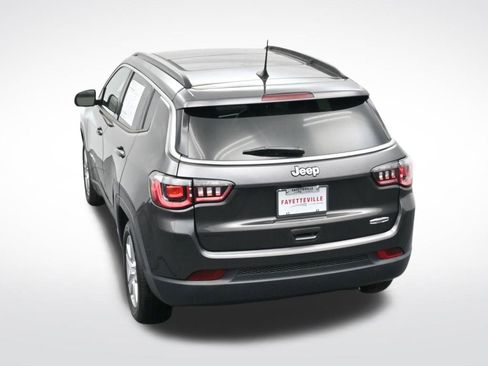 Used 2022 Jeep Compass Latitude w/ Sun and Sound Group image 30