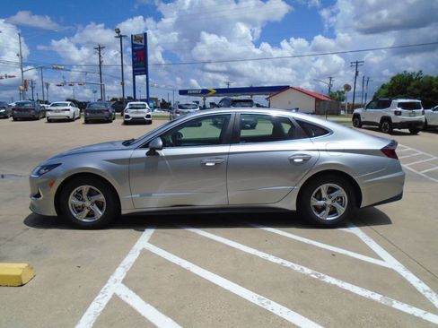 Used 2021 Hyundai Sonata SE FWD image 4
